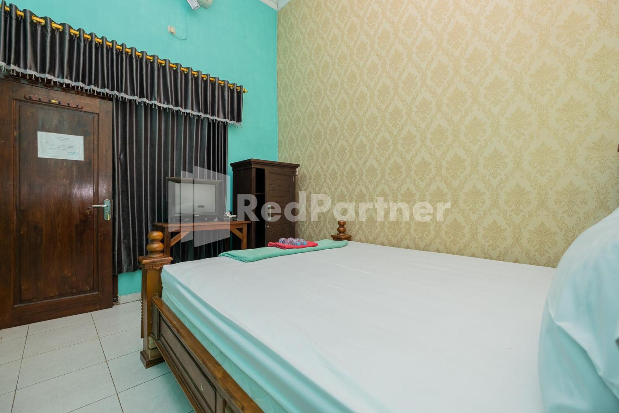 Hotel Wisata Ziarah Sunan Bonang Syariah Mitra Reddoorz Tuban  外观 照片